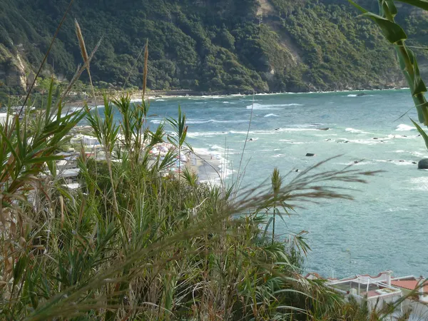La baia di Citara vista dalla costa di Forio.